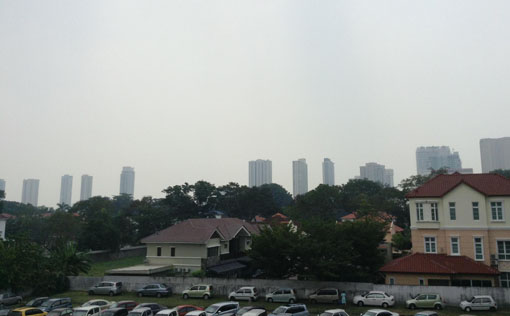 Haze condition near Jalan Anson, George Town (01:00pm). Photo by Lucia Lai