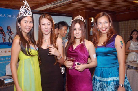 (L-R) June Yap, May Chia, Pinky Tan and Cindy Khen