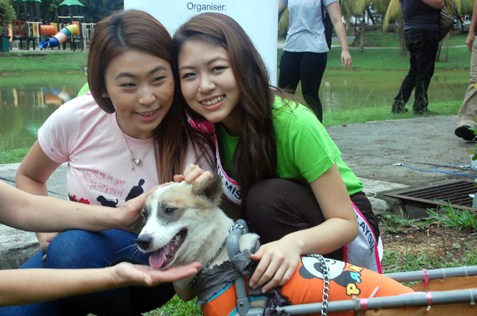 Amelia Liew (left) and the girls in charity photo shoot