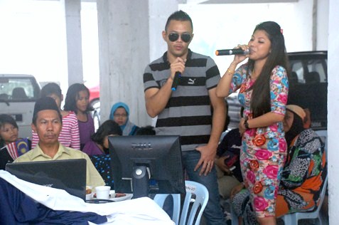 karaoke session at hari raya open house flat damansara bistari ss2