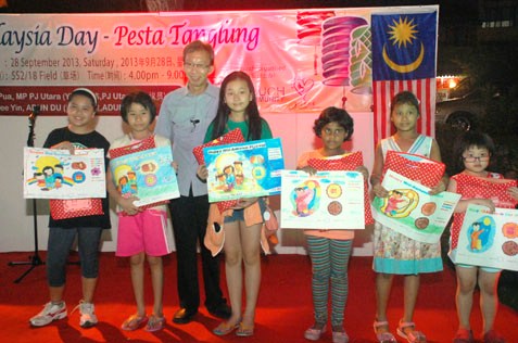 winners of children colouring contest