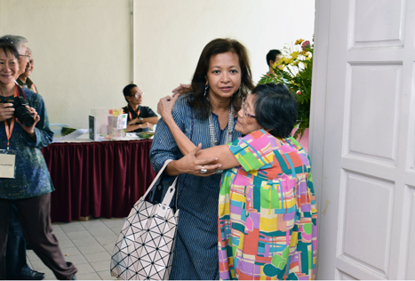 Datin Paduka Marina Mahathir giving a hug to Barbara Yen