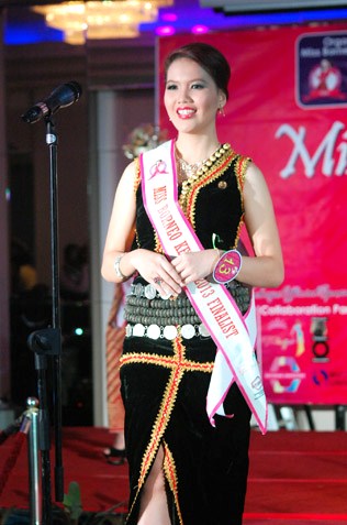 Sophie Jenne Chua - Miss Borneo Kebaya 2013 3rd runner-up