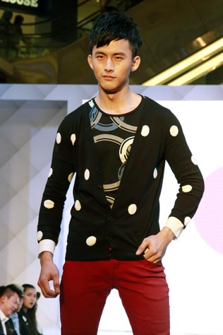 Asia New Star Model 2014 FOM male winner Josh Yen