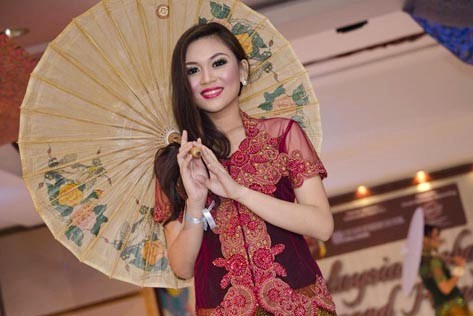 Miss Malaysia Kebaya 2013 first runner-up Maryanne Lee