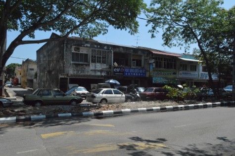 cars parked in front of Workshop Kim Fatt