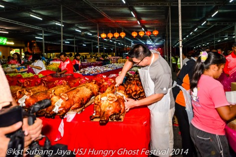 On the final night of the Festival all the food offerings are distributed to the residents who are present