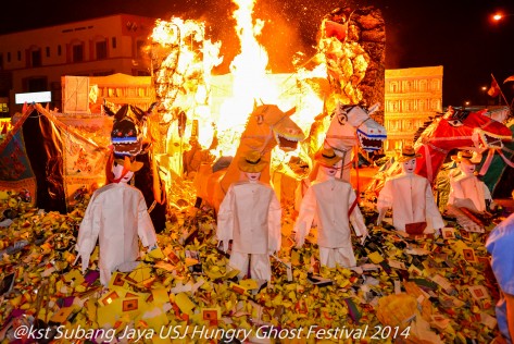 Signalling  the end of the Festival all the effigies go up in flames