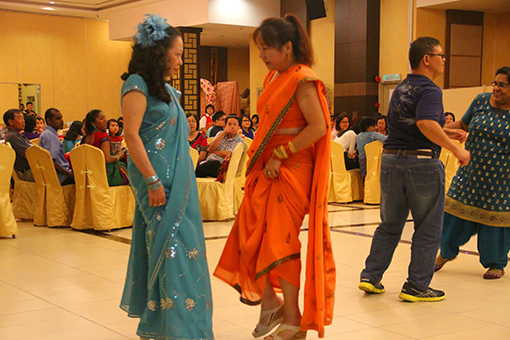 Sari not a problem to dancing