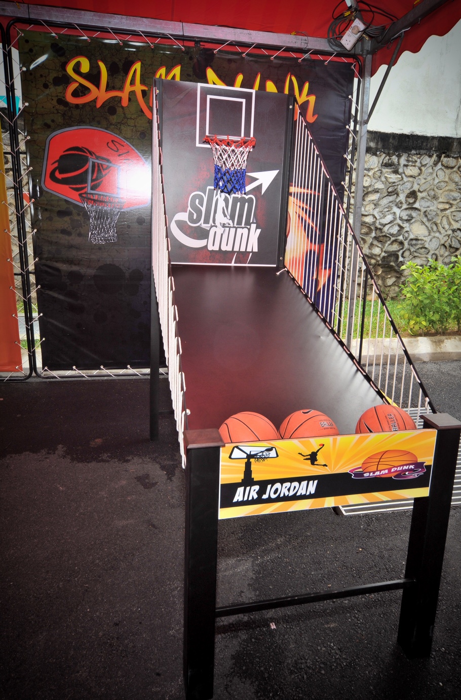 Players can 'Slam Dunk' their way to exciting prizes at eCurve!
