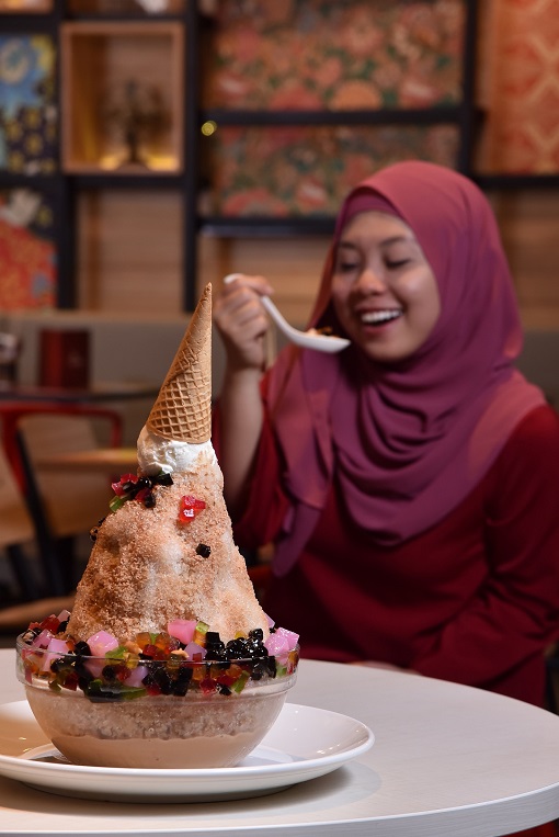 The refreshing Teh Tarik Ais Monster dessert