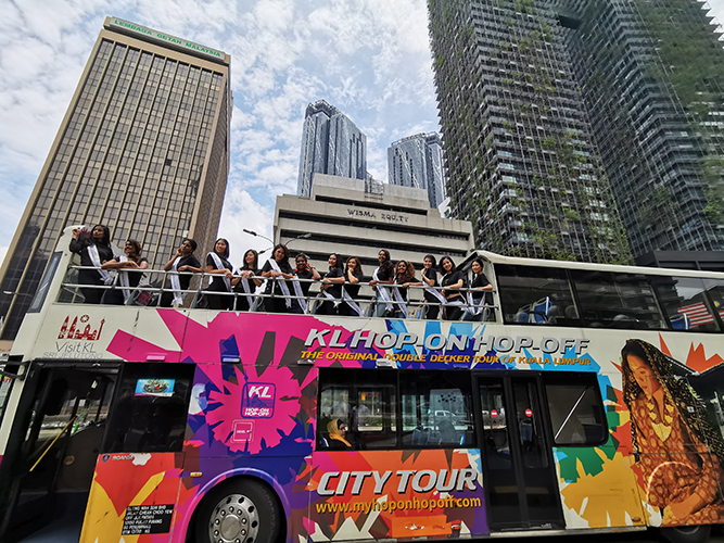 Miss Grand Kl Contestants Go Sightseeing With Kl Hop On Hop Off Citizens Journal Malaysia