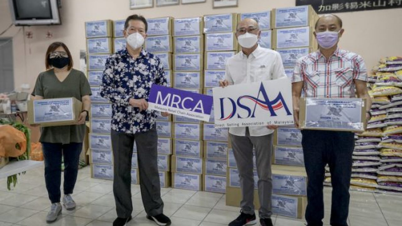 10 000 Families Affected By Mco Receive Essential Food Supplies Citizens Journal Malaysia