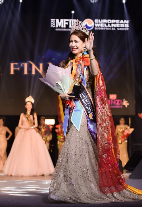 Mrs Malaysia Universe and Mrs Elite Malaysia Universe crowned