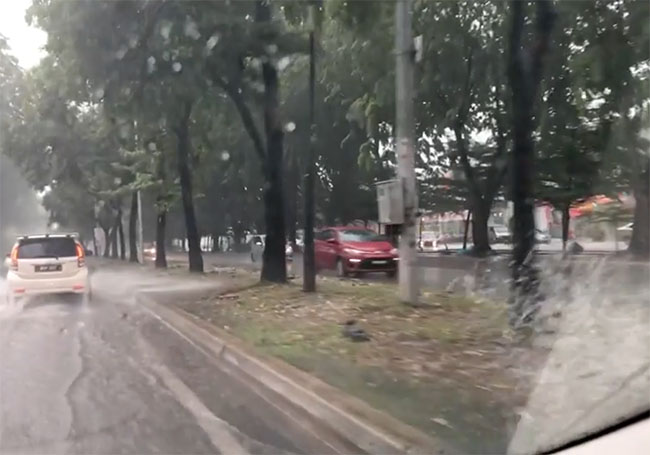 Taman Sri Muda hit by flash floods