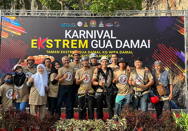 Gua Damai Extreme Carnival