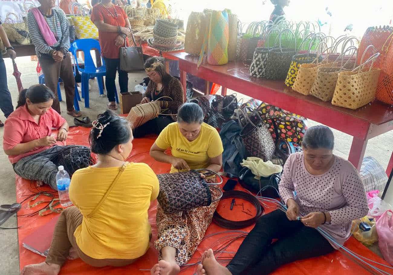 Orang Ulu performances featured in Long Bedian for the fifth Sarawak Highland Folk Music and Dance Festival