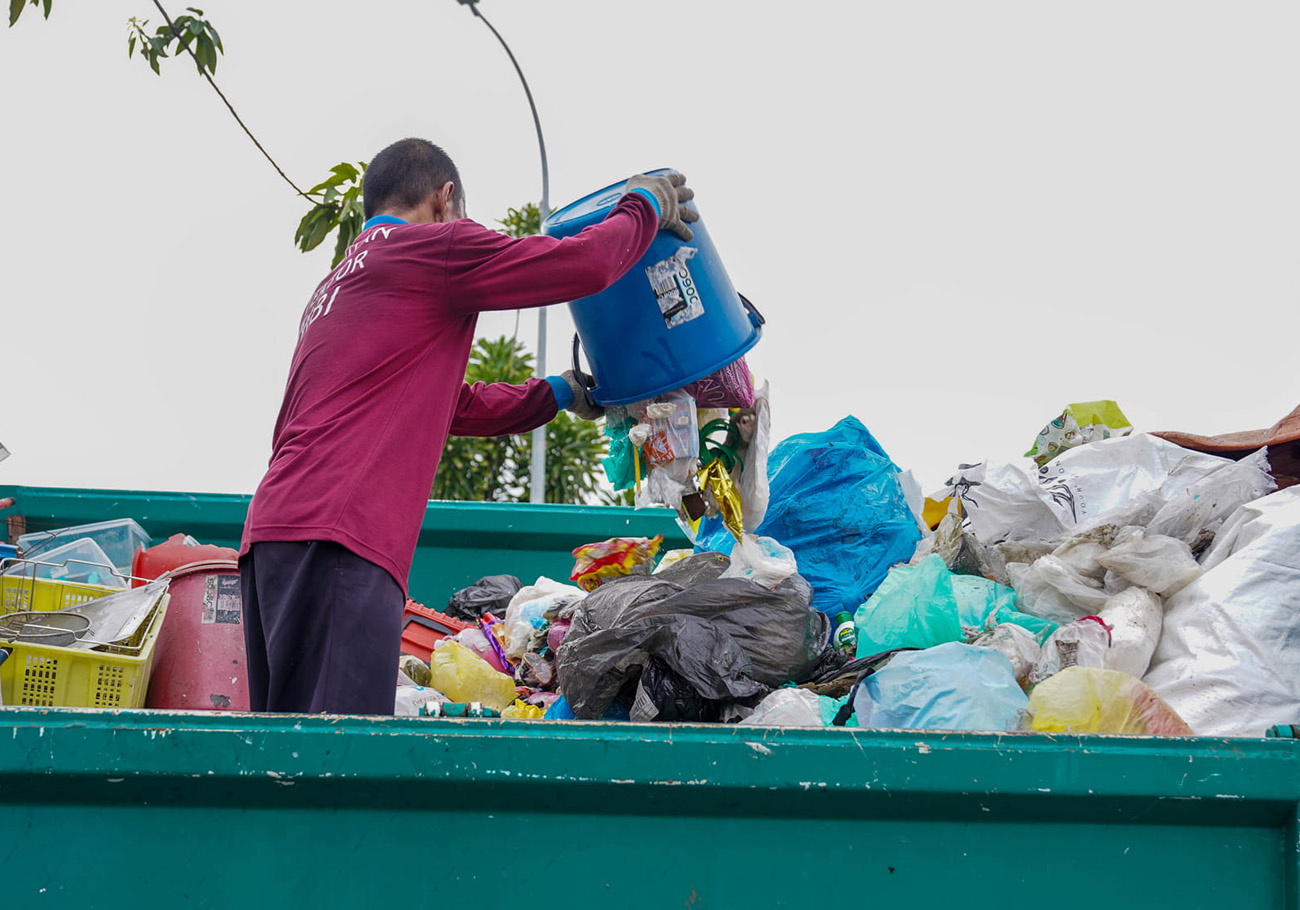 Ipoh City Council takes action against hoarding disorder