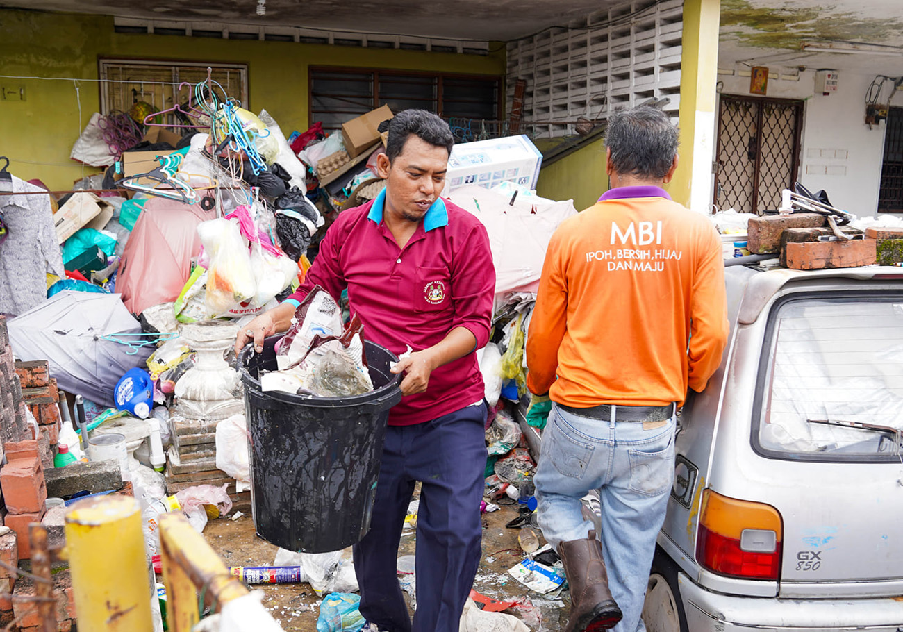 Ipoh City Council takes action against hoarding disorder