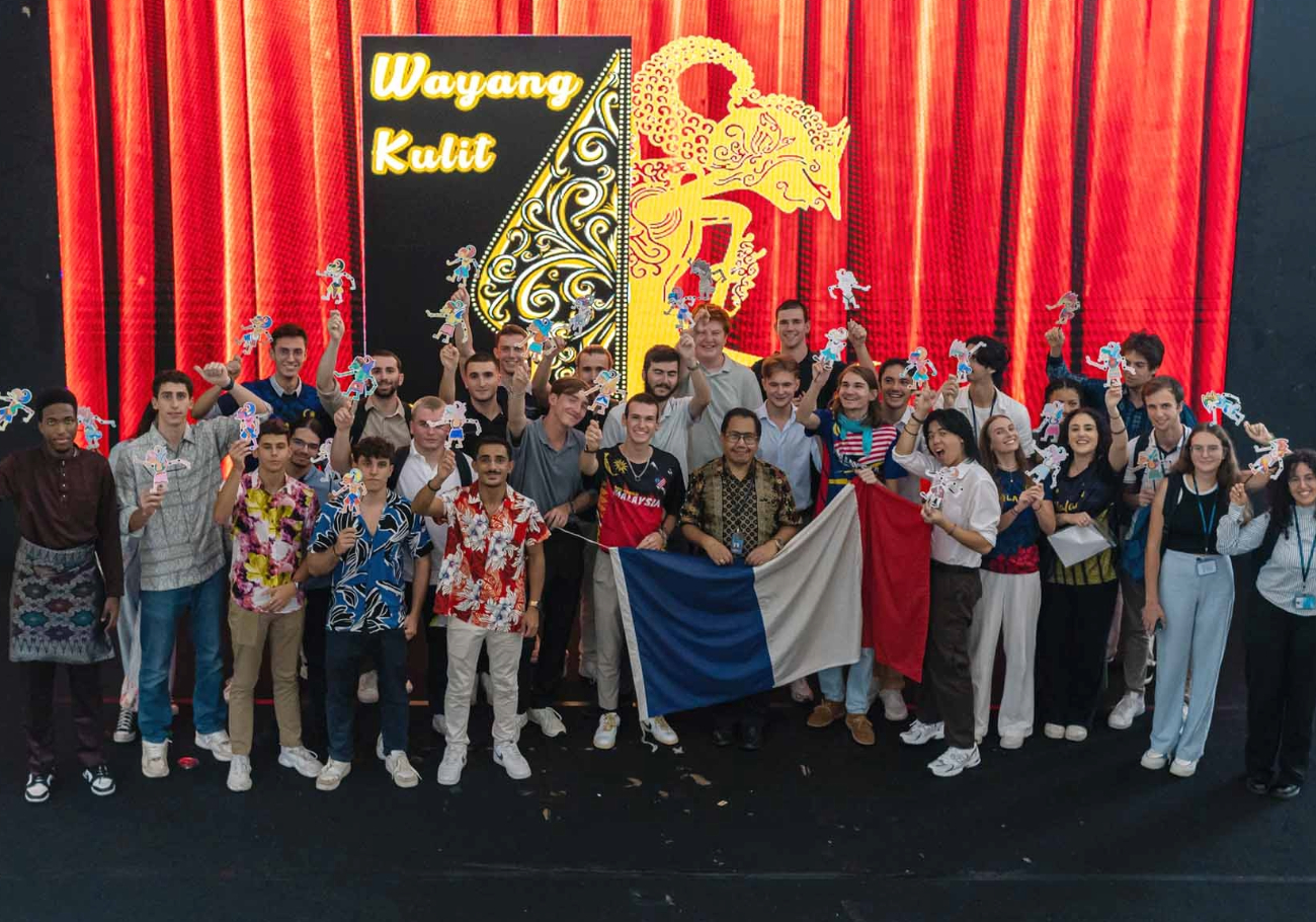 French students embrace Malaysian cultural tapestry at APU
