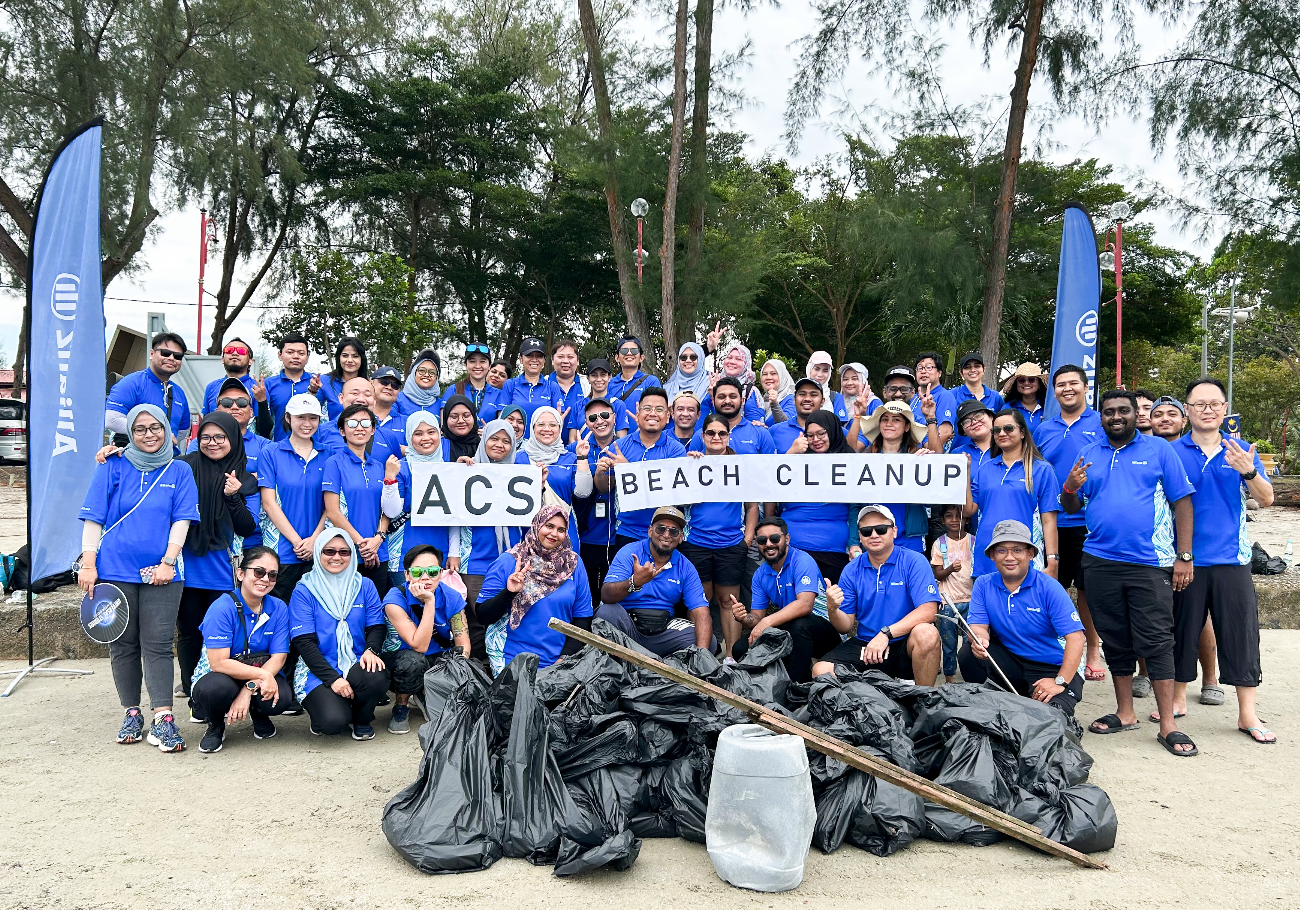 Allianz employees take action on World Cleanup Day
