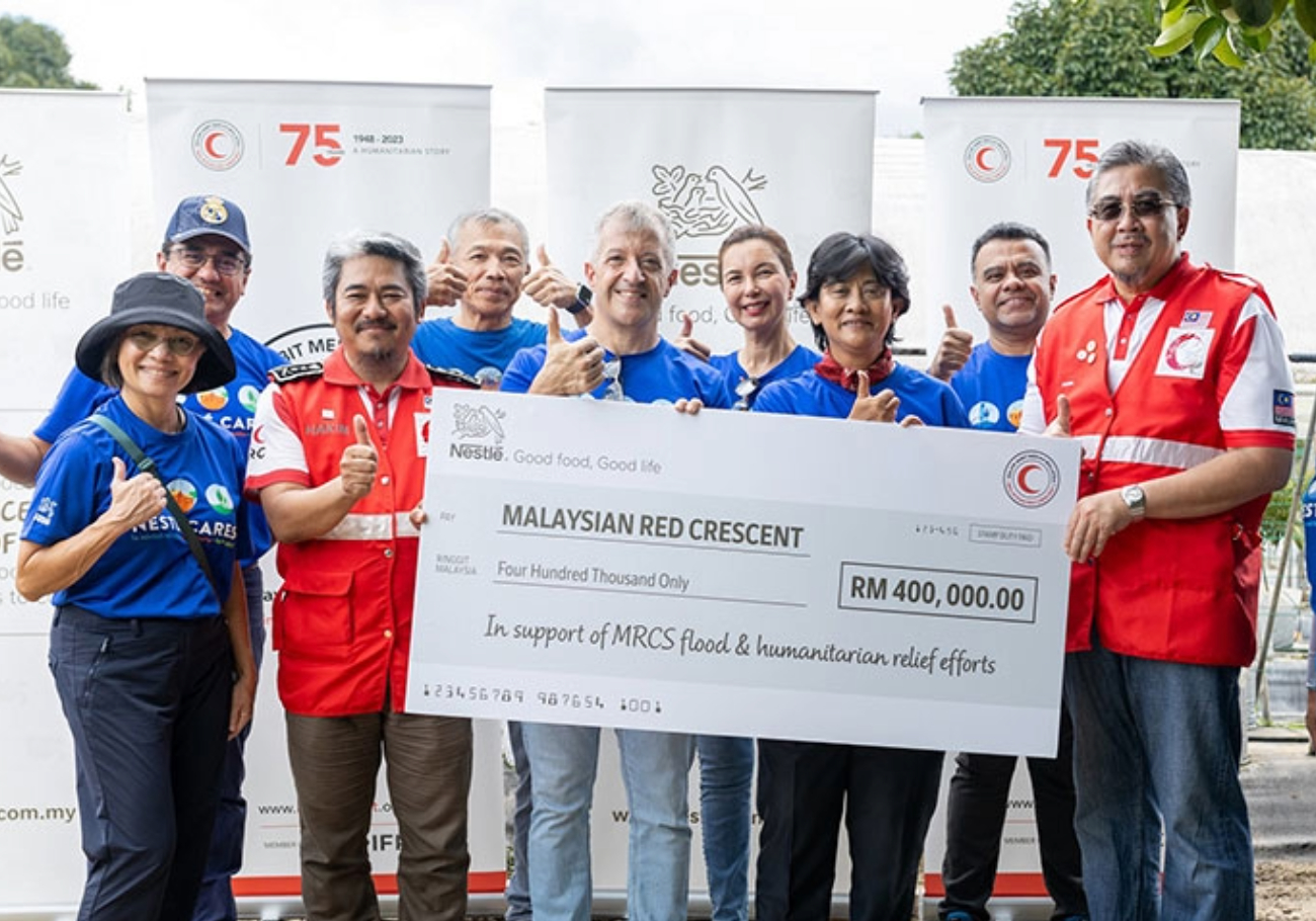 Nestlé donates RM 400 K to Malaysian Red Crescent Society
