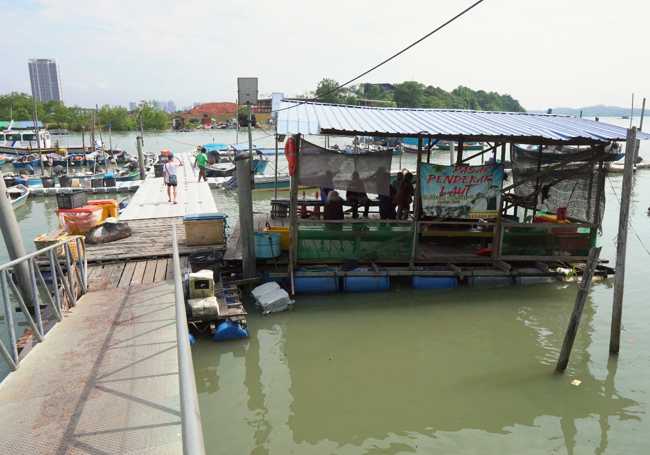 Pasar Pendekar Laut's resilience amidst challenges