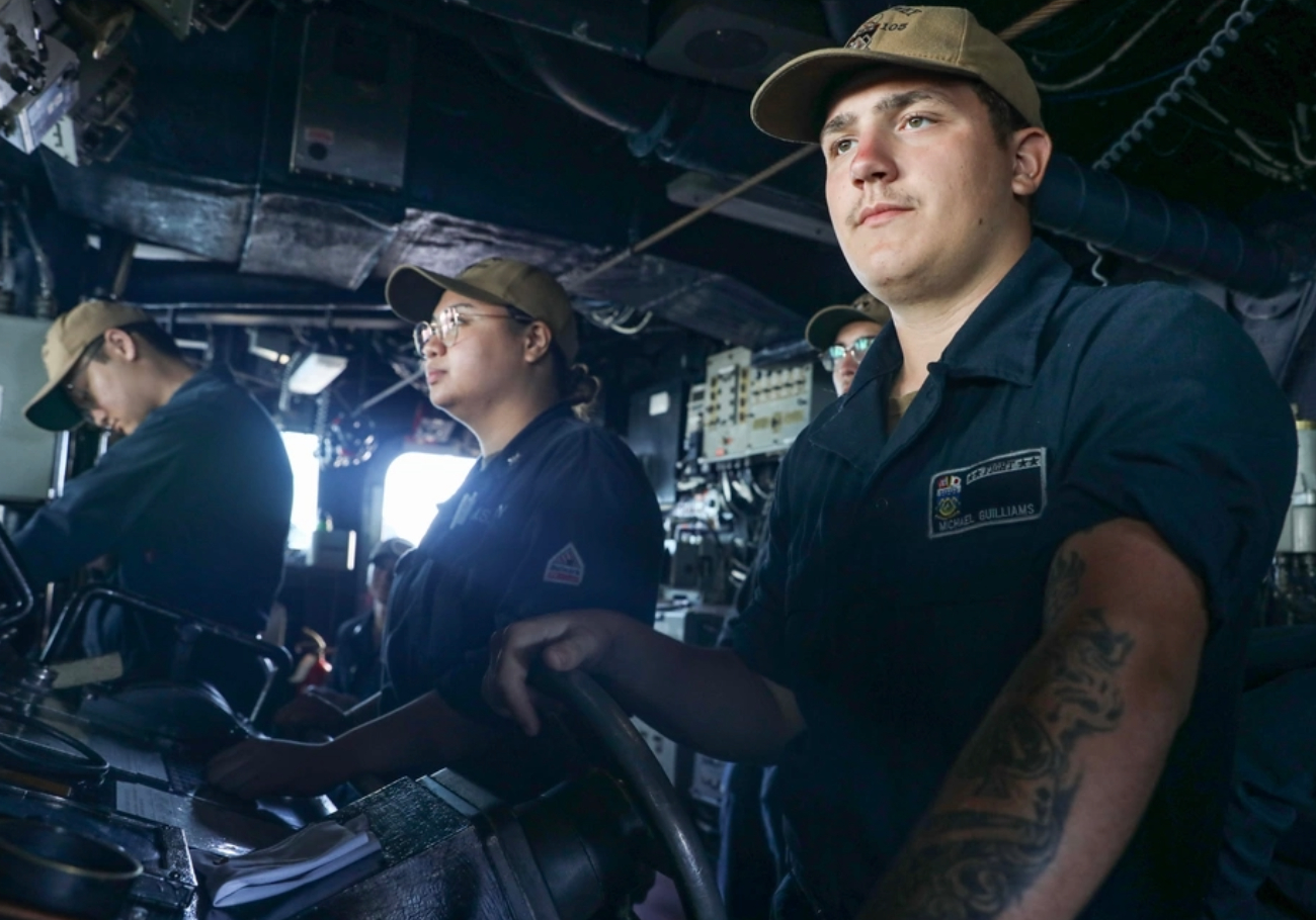 USS Dewey completes Kota Kinabalu port visit