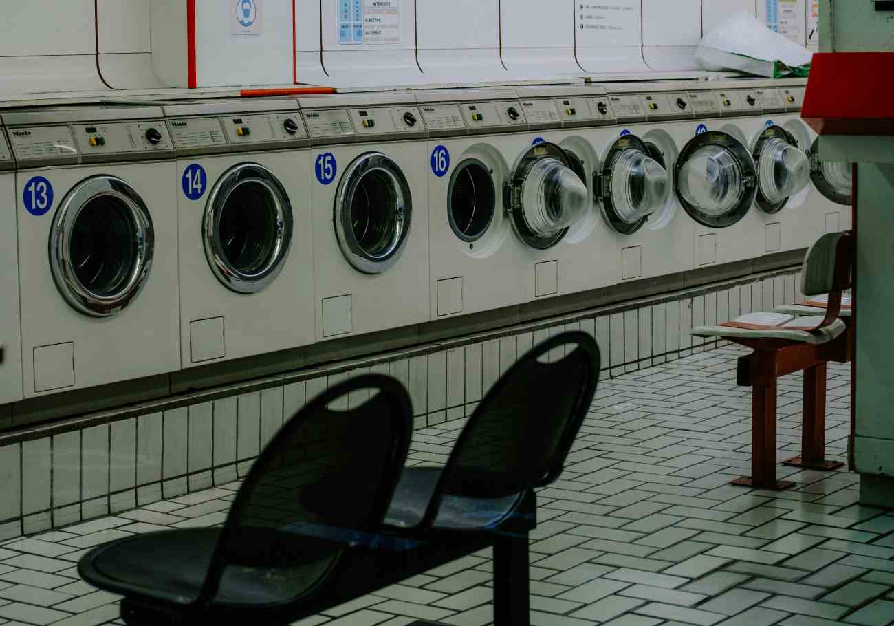 Laundromats: Beyond clean clothes, fostering community bonds