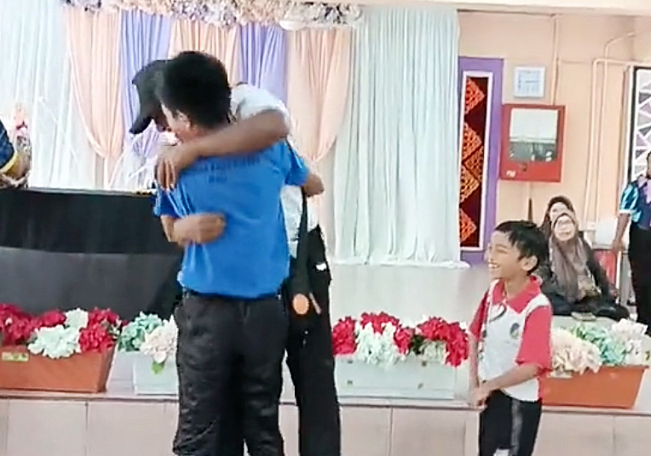 Students' love brings "Uncle Kittu" back to SK Bandar Baru Putera
