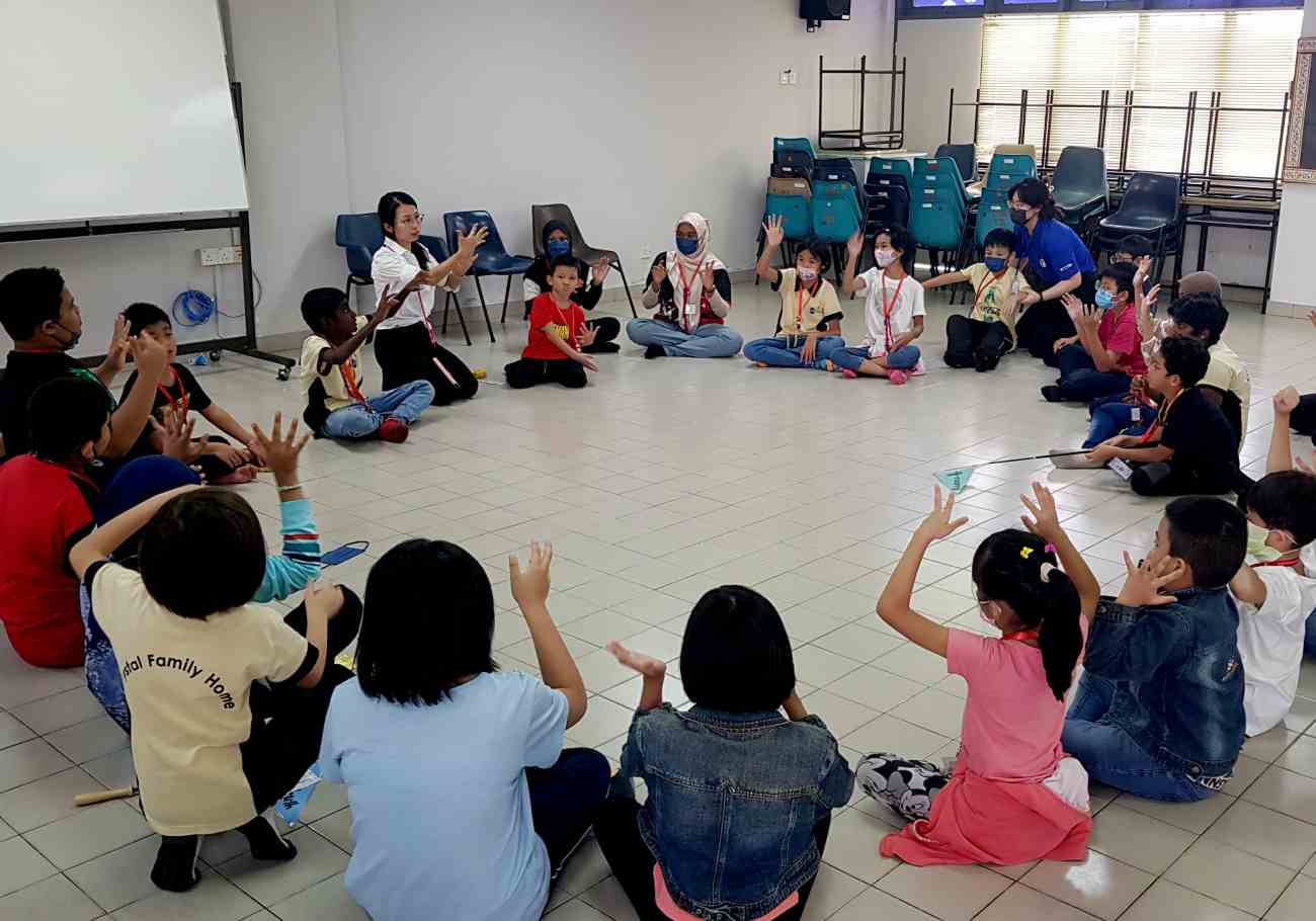 Hospital Lam Wah Ee volunteers give kids a holiday to cherish