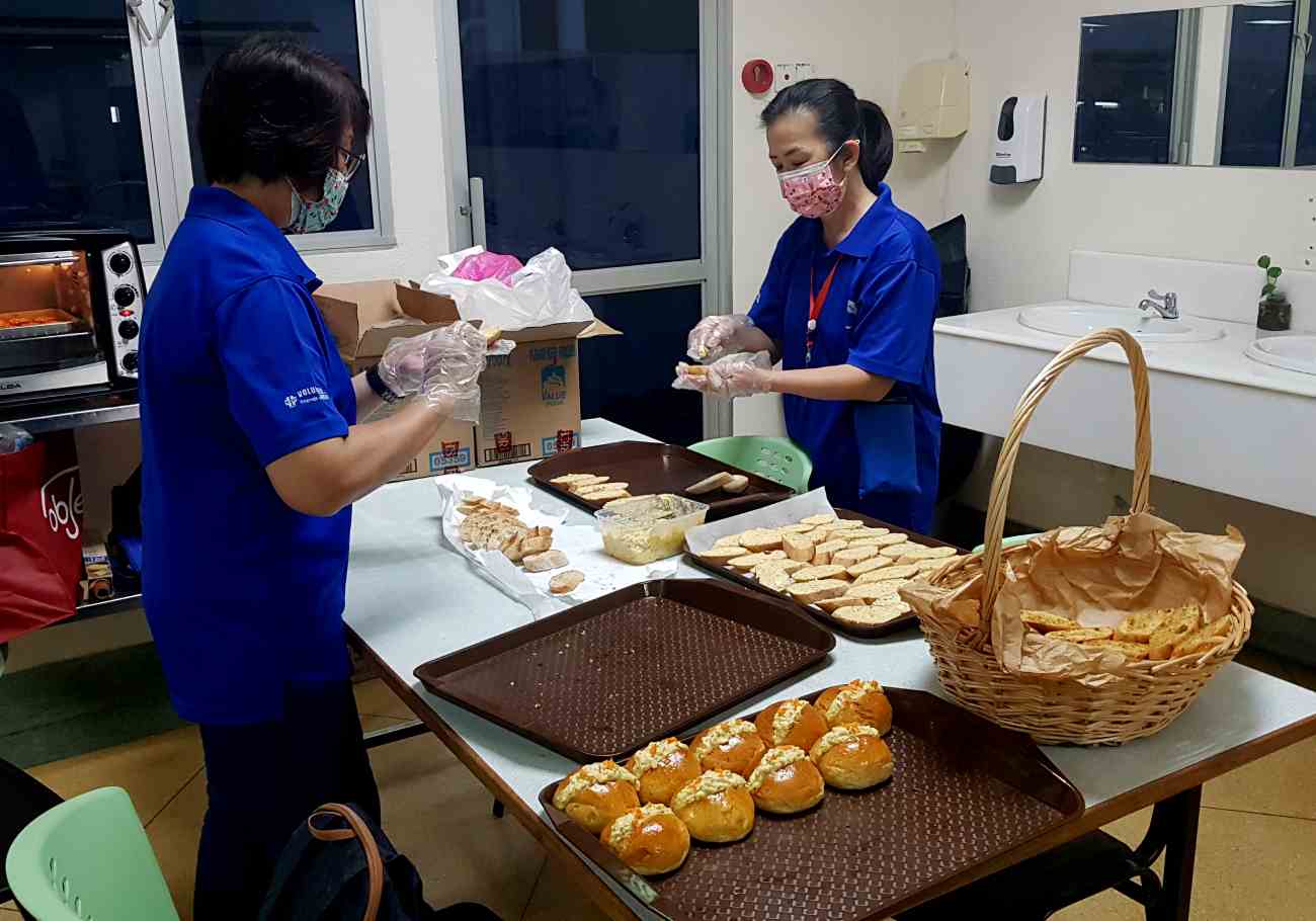 Hospital Lam Wah Ee volunteers give kids a holiday to cherish