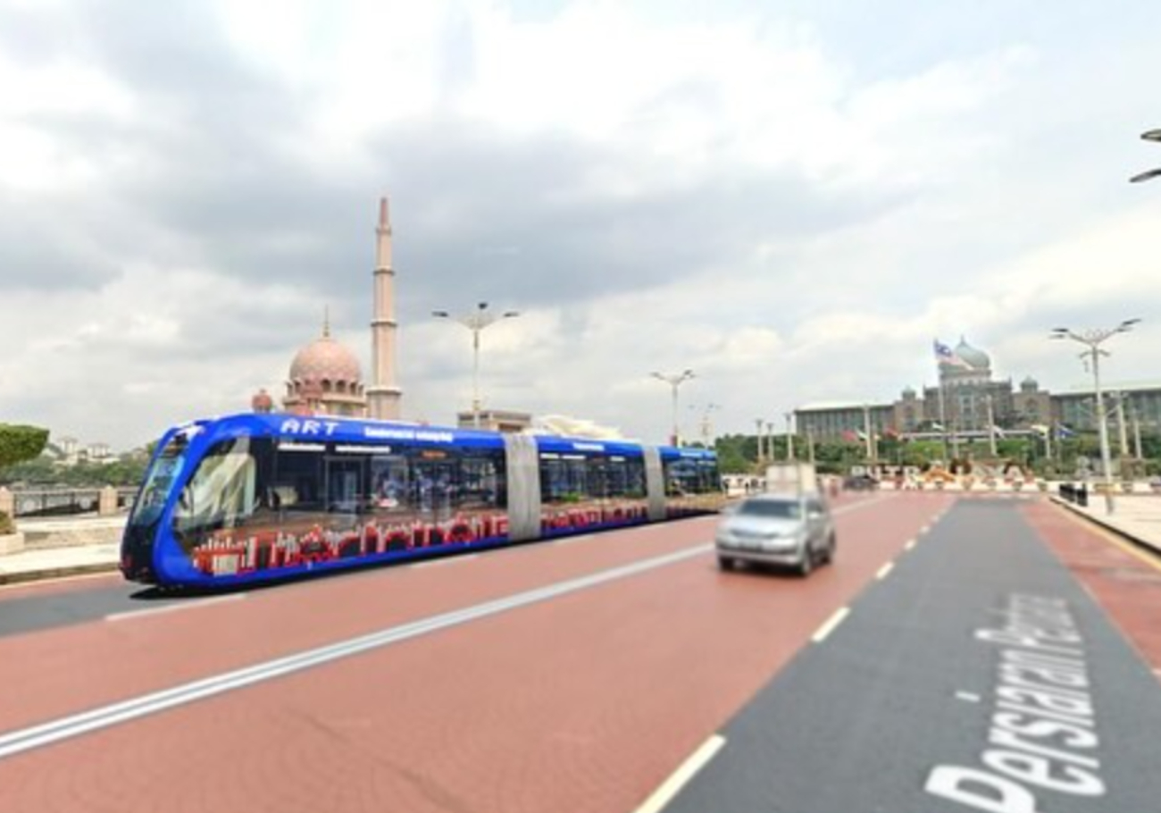 Putrajaya offers free rides on trackless tram