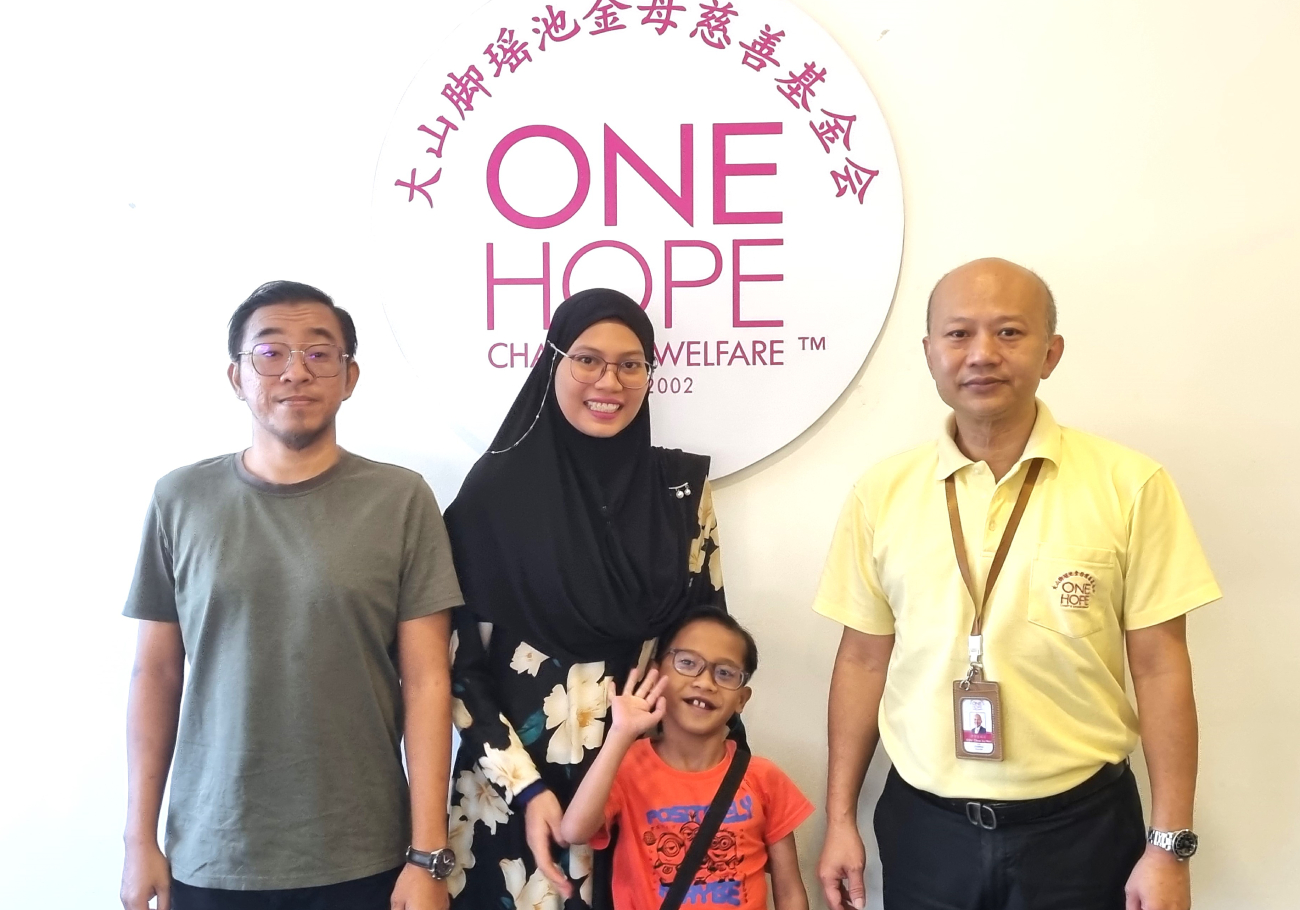 Two children from Johor, who are struggling with life-threatening heart conditions, have been enveloped in a wave of hope and generosity from the community. 