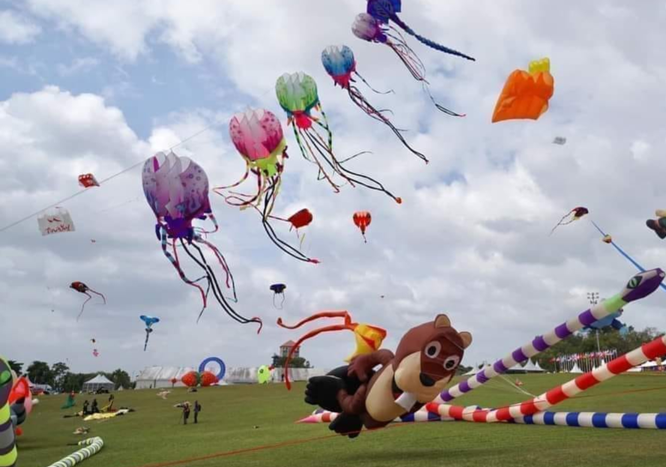 The 26th edition of the Pasir Gudang World Kite Festival (FLLSPG) is set to take flight at Bukit Layang-Layang, Johor from February 24th to March 3rd, 2024. 