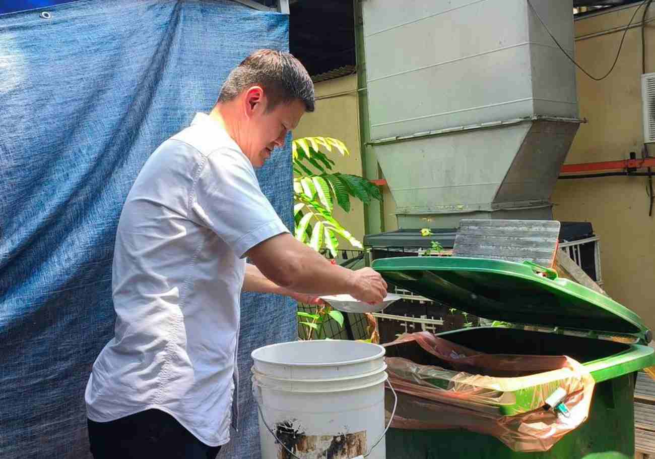 Batu Lanchang Food Court goes green to reduce waste