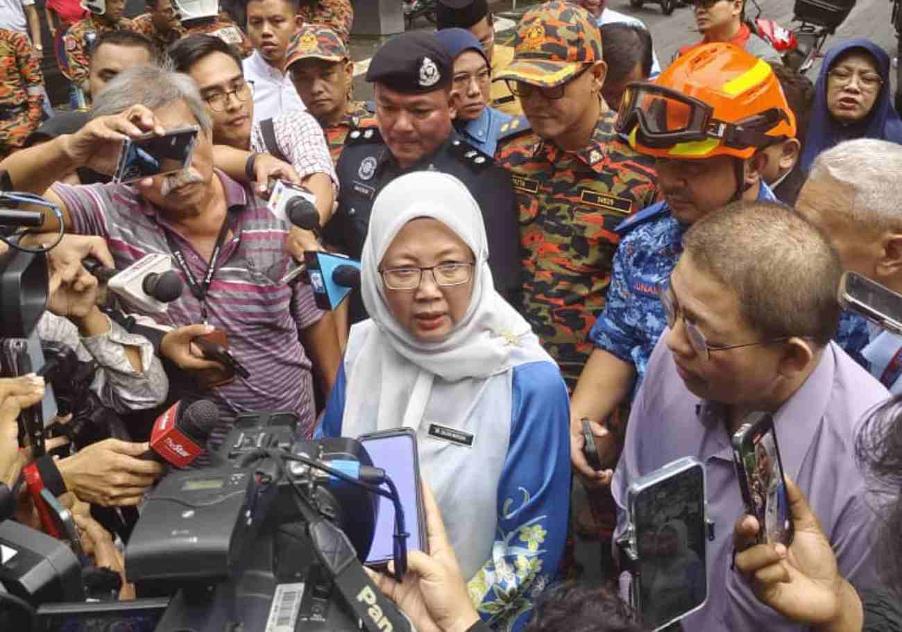 Tragedy strikes KL city centre as tree fall claims one life