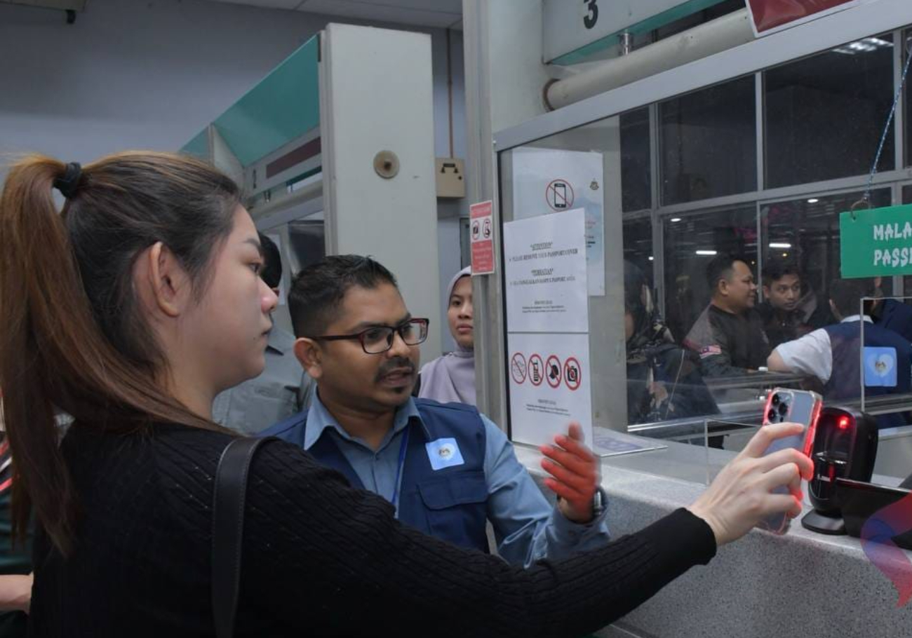 Seamless start for QR Code trial run at Johor Bahru CIQs