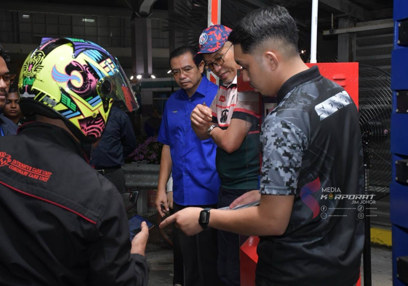 Seamless start for QR Code trial run at Johor Bahru CIQs