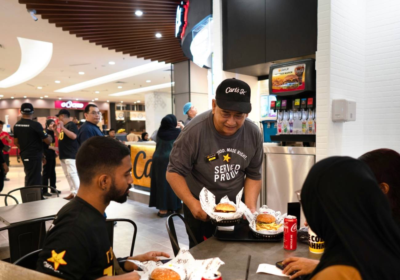 Carl’s Jr bids farewell to 1 Utama outlet after 17 years