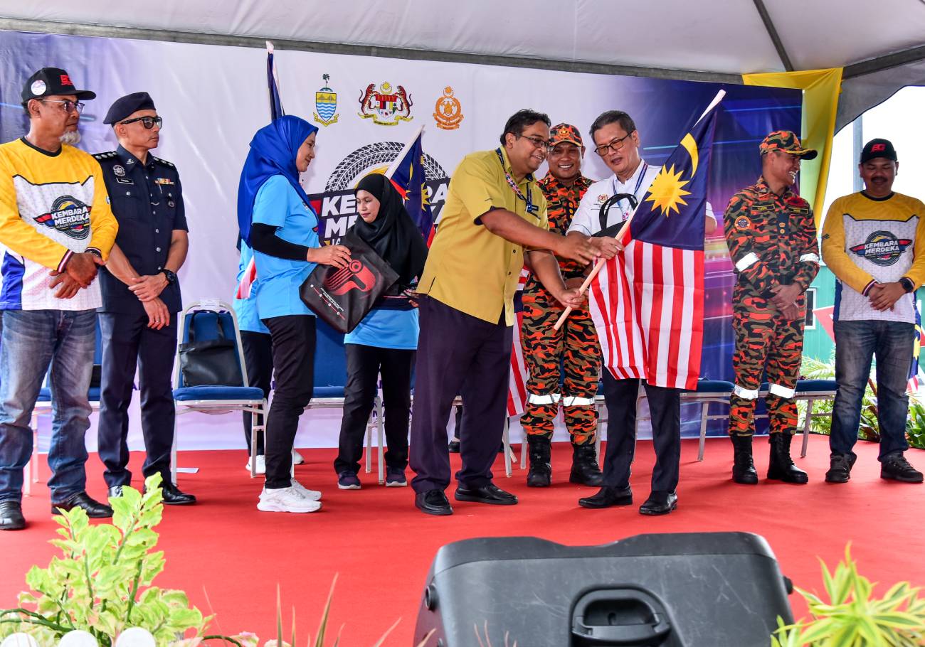 Kembara Merdeka Jalur Gemilang convoy reaches Penang