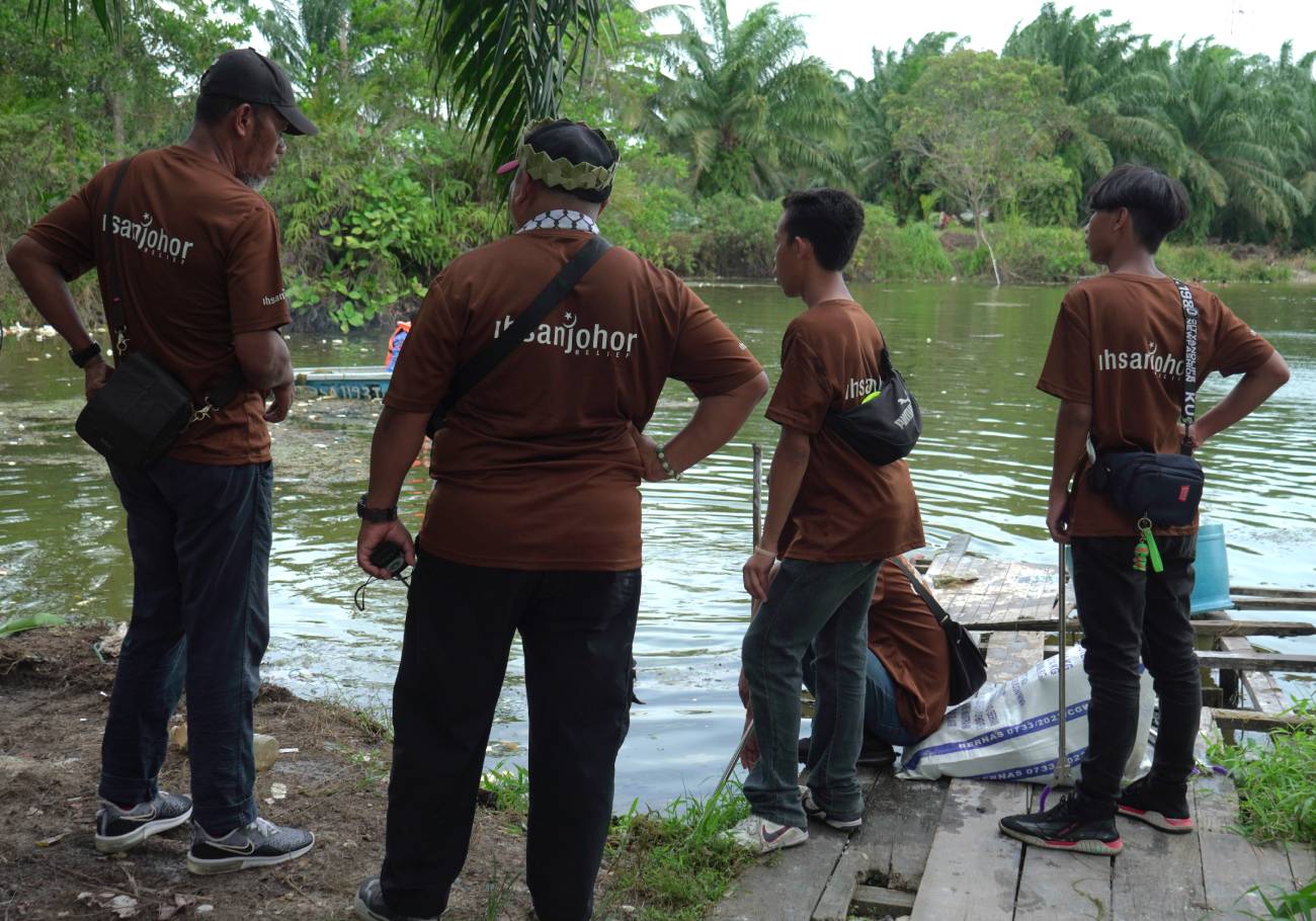 Social Hero Foundation cleans up Seletar village