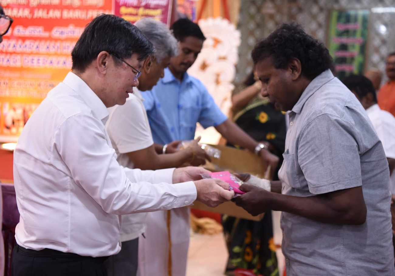 Sri Muniswarar Temple's heartfelt Deepavali contributions