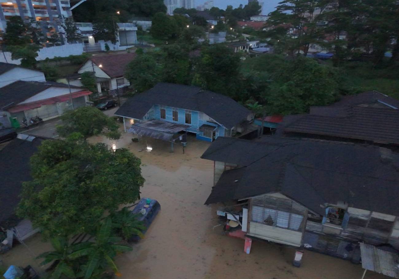 Relief efforts bring hope to flood-hit Kg Mohd Amin, JB