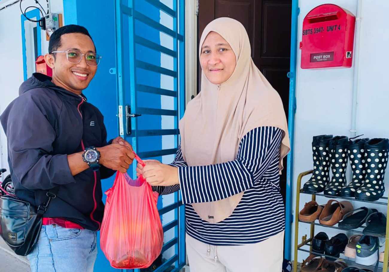 Independent rider “Wan Runner” brings personal touch to Seberang Perai deliveries