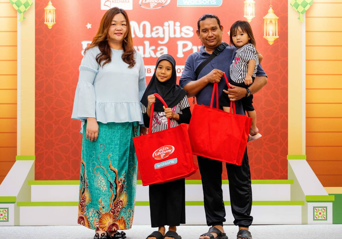 Unleash Lifebuoy compassion with Raya spirit